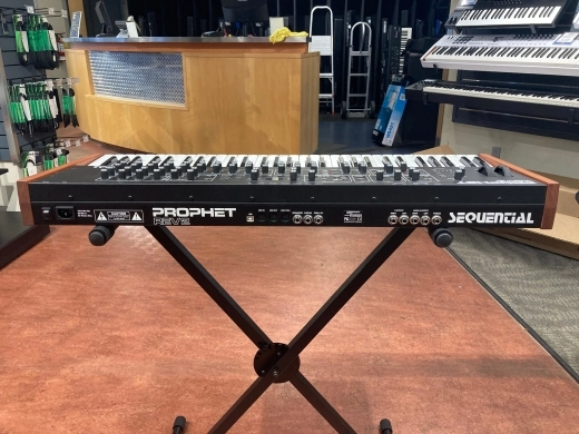 Dave Smith Instruments - PROPHET REV2 8 2